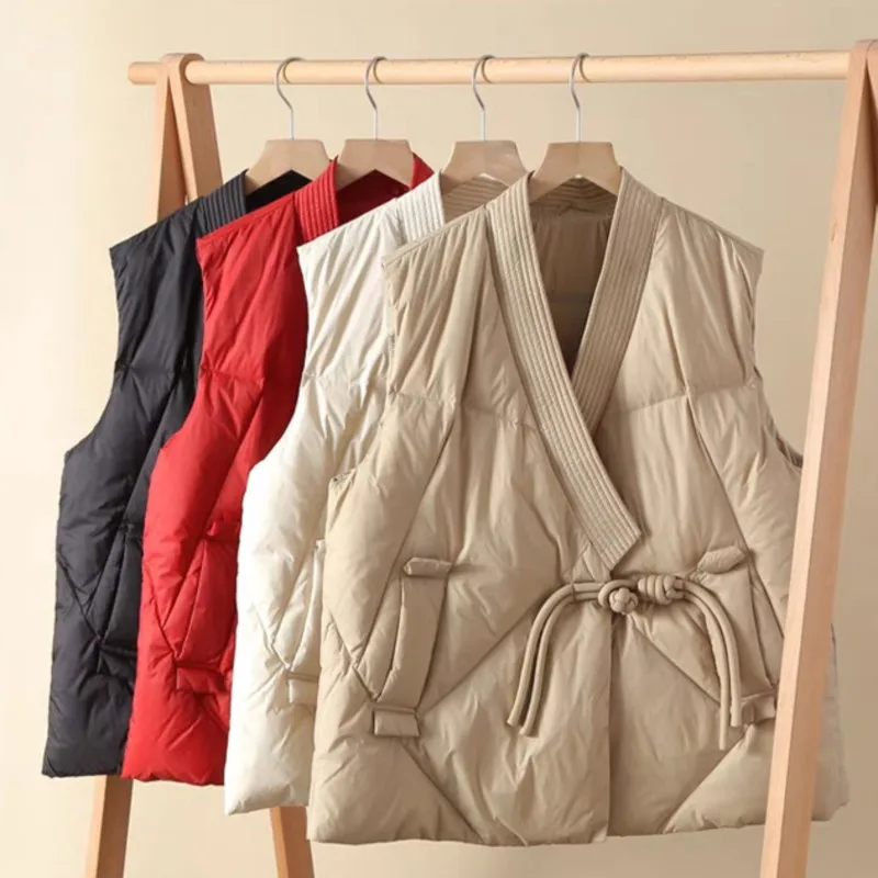 معطف شتوي جديد لعام 2026 سترات مقصوصة للنساء موضة بدون أكمام صدرية منتفخة سترات على طراز الشارع ملابس خارجية باللون الأسود والكاكي