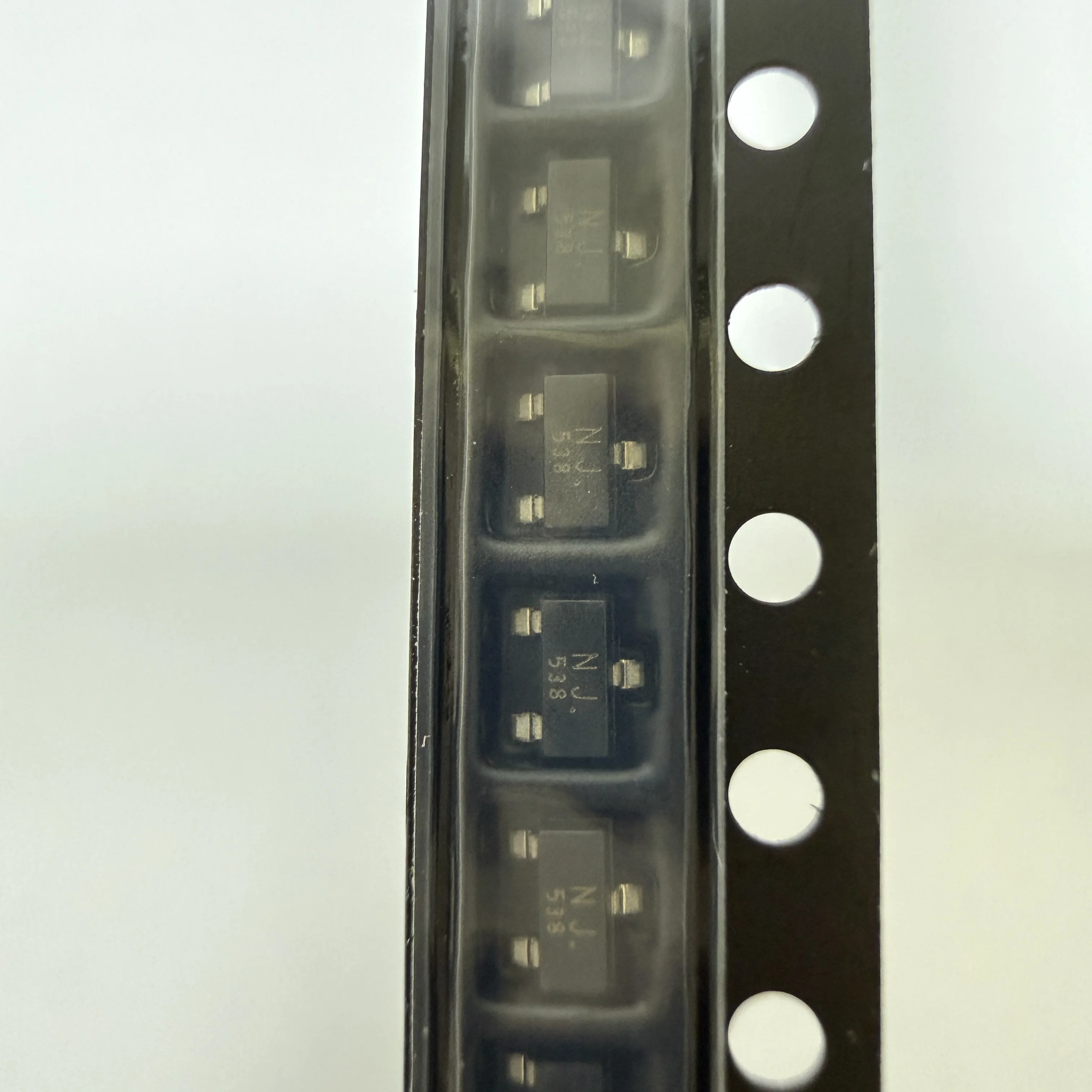 100PCS/LOT T2N7002AK,LM (MOSFETs)