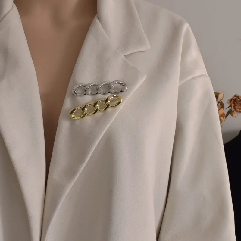 

New chain pin, women's anti glare brooch, simple chest flower scarf buckle, waist cinching artifact, clothing accessories, and a