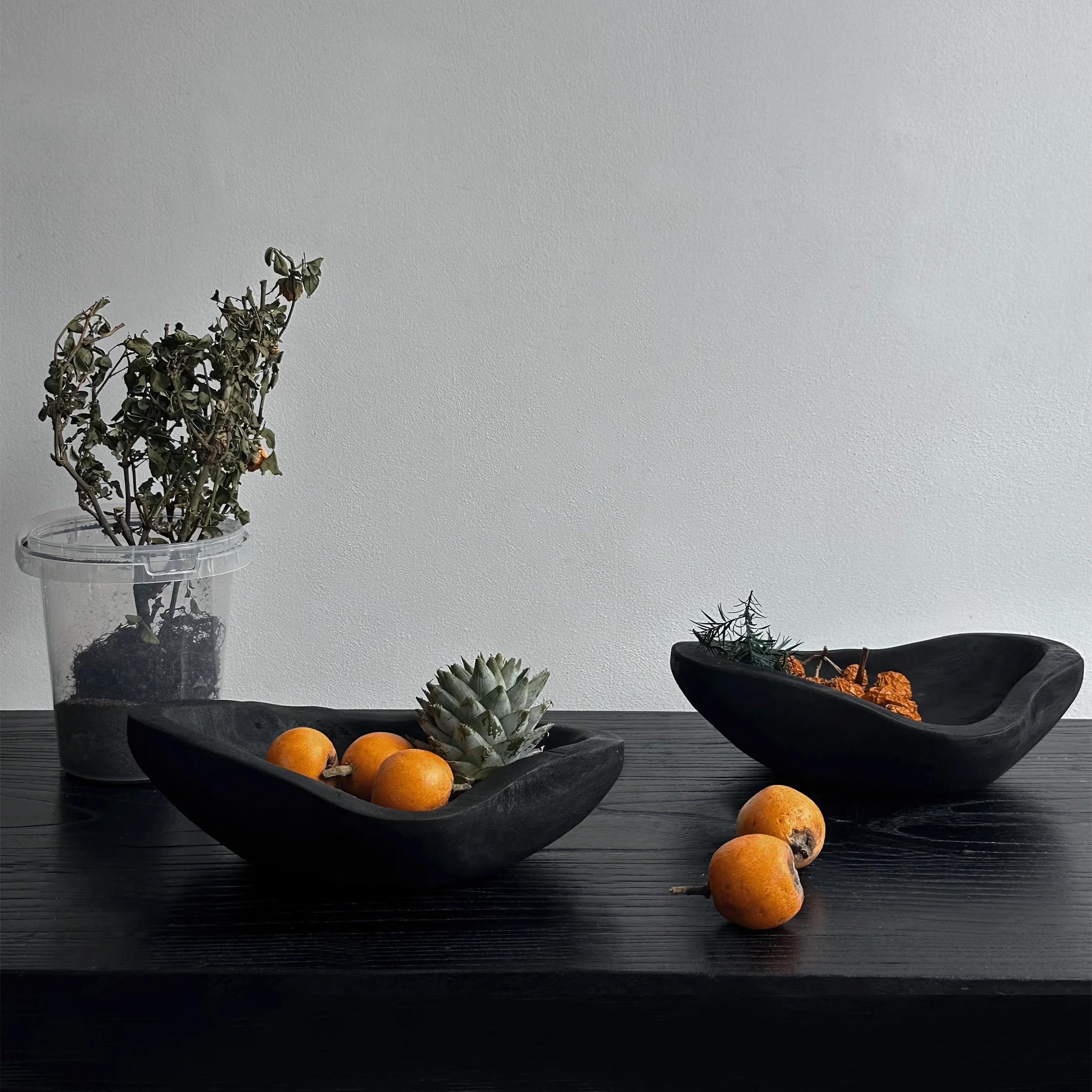 Solid Wood Tray Black Curved Hotel Desktop Fruit Snack Tray Plate Small Entrance Storage Tray Cosmetics Storage Container Dishes