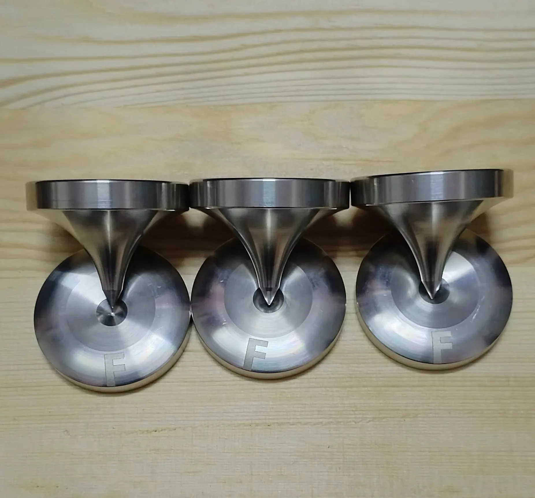 

Накладки-шипы из нержавеющей стали для динамиков 39 мм, амплификаторов, предусилителей, ЦАП, CD-плееров, виброизоляционные подставки-шипы