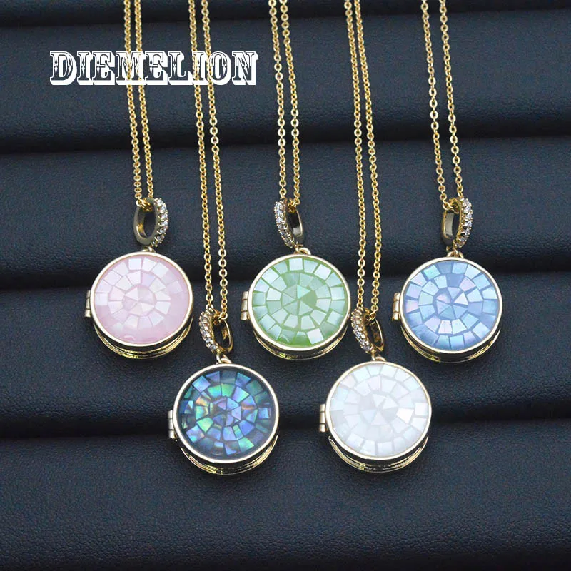 Trendy 18K Gold Plated Natural MOP Shell Openable Round Phase Box Lockets Necklace Photo Frame Charm Necklace for Women