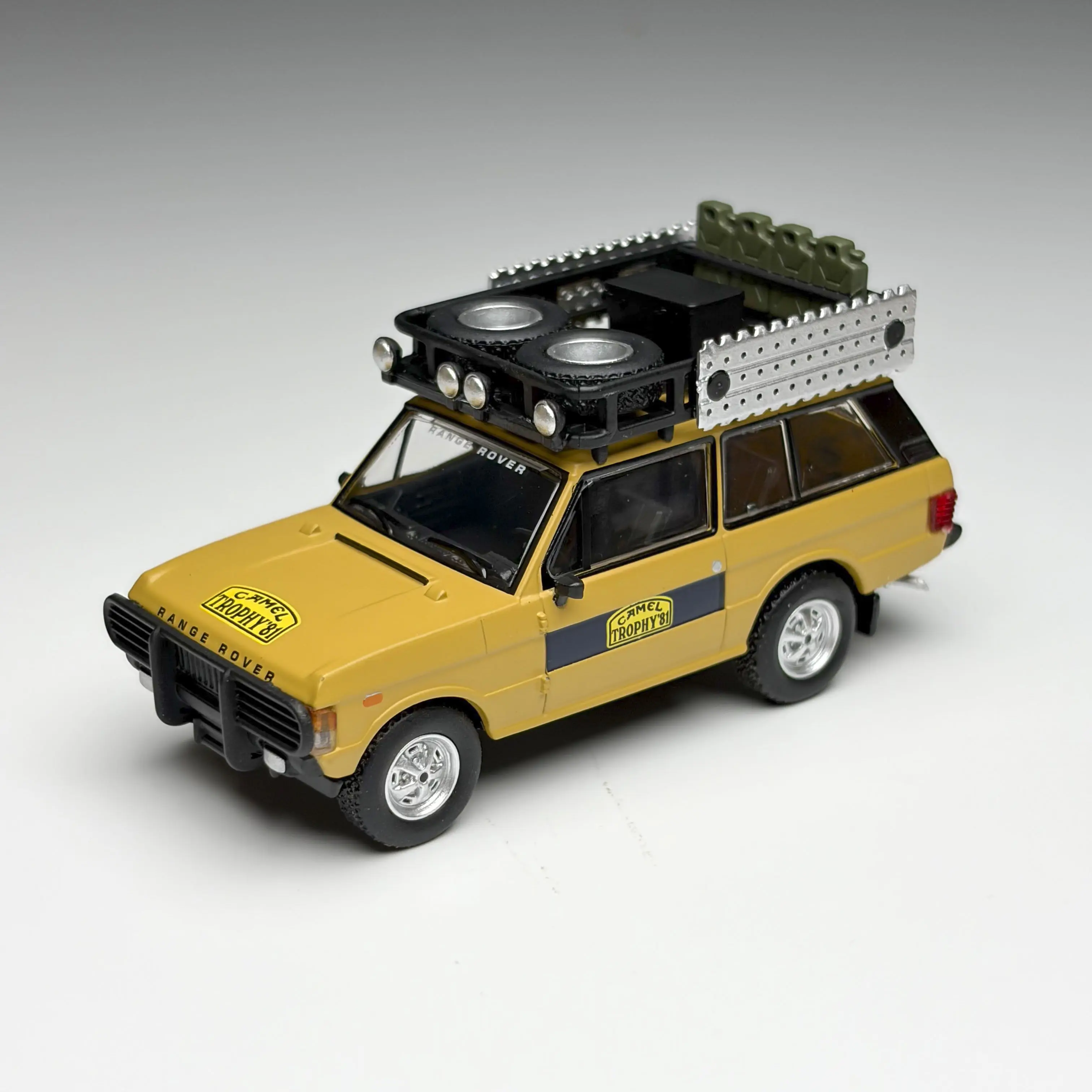 MINIGT 1:64 Range Rover 1981 Camel Trophy Sumatra MGT01221-CH Car Alloy Toys Diecast Metal Model for Children