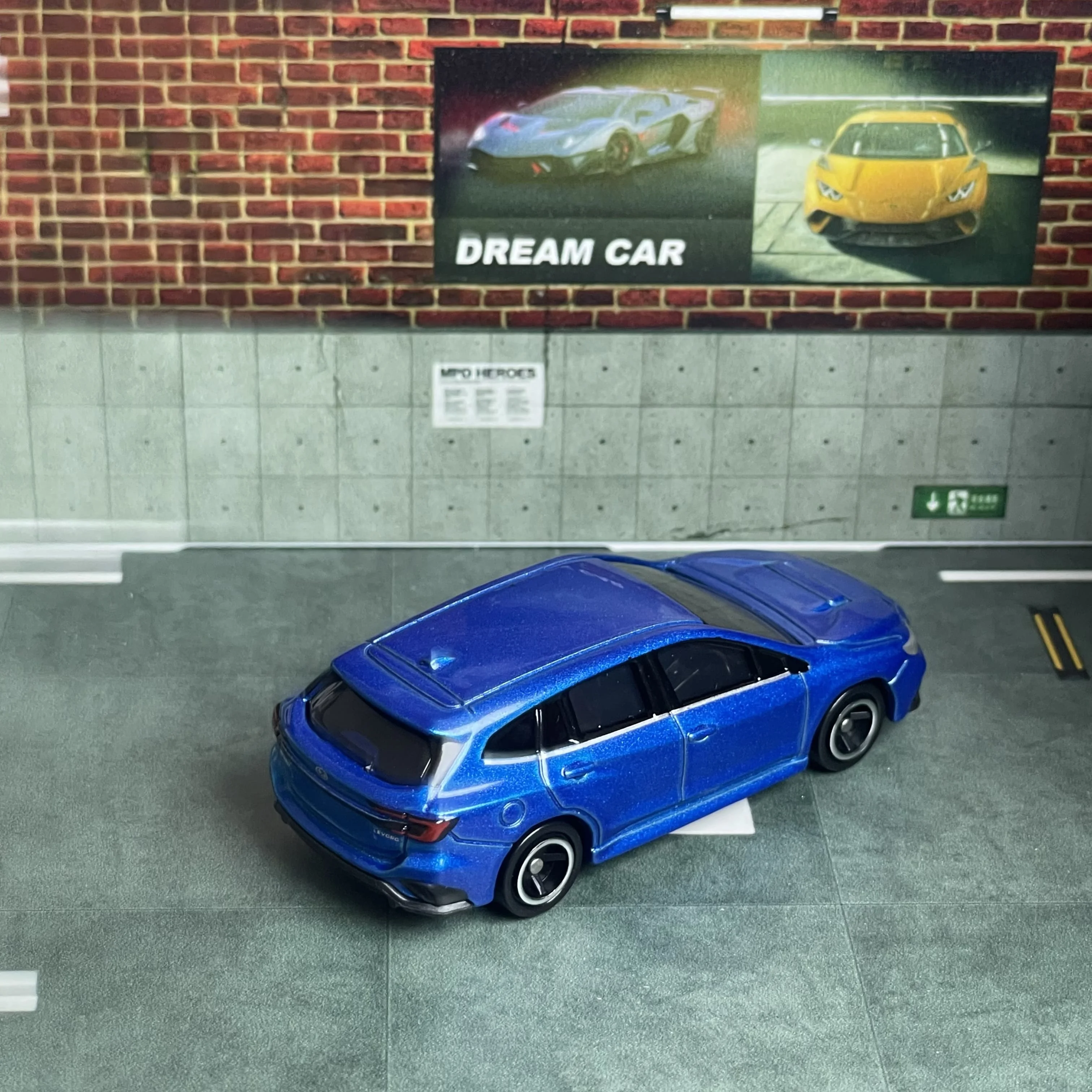 Takara Tomy Tomica # 59 Subaru Levorg JDM Diecast modello sportivo auto giocattolo per ragazzi e ragazze bambini
