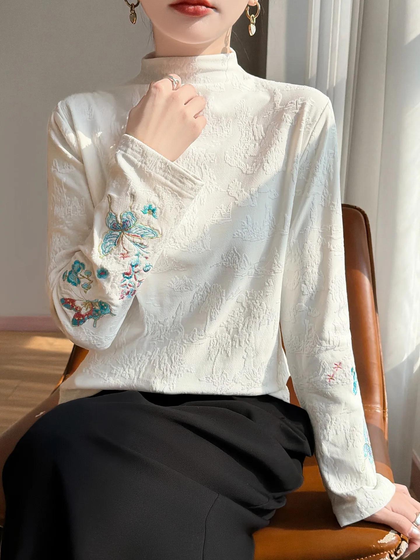 

Chinese Sle Long Sve Embroidered Knitted Base irt f High Collar Women's Thi T-irt White Inner Wear Top Deep Nat...
