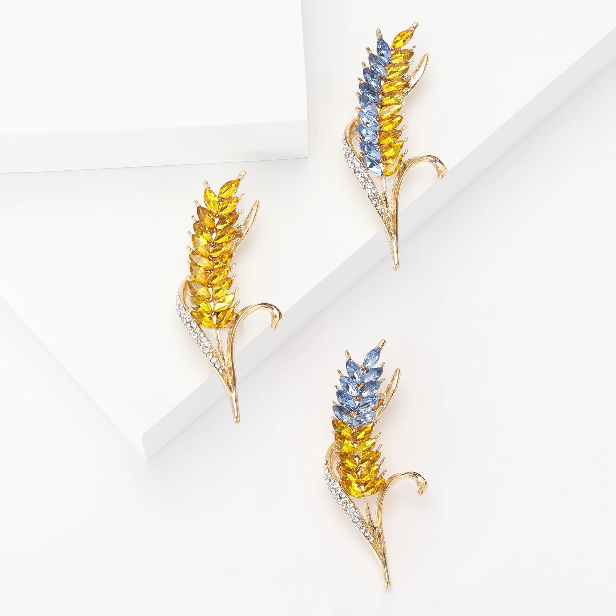 Shiny Luxury Rhinestone Ear of Wheat Brooches for Women Unisex Botanical Pins 3-color Available Casual Party Accessories Gifts