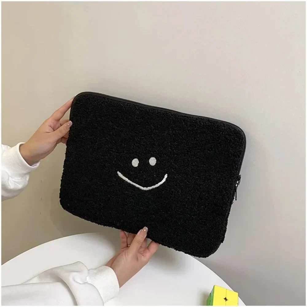 Imagem -04 - Bolsa Interno do Rosto Sorridente de Pelúcia Ipad Inner Bolsa Tablet Protective Case Laptop Sleeve Laptop Sleeve Ins Instagram Outono Inverno