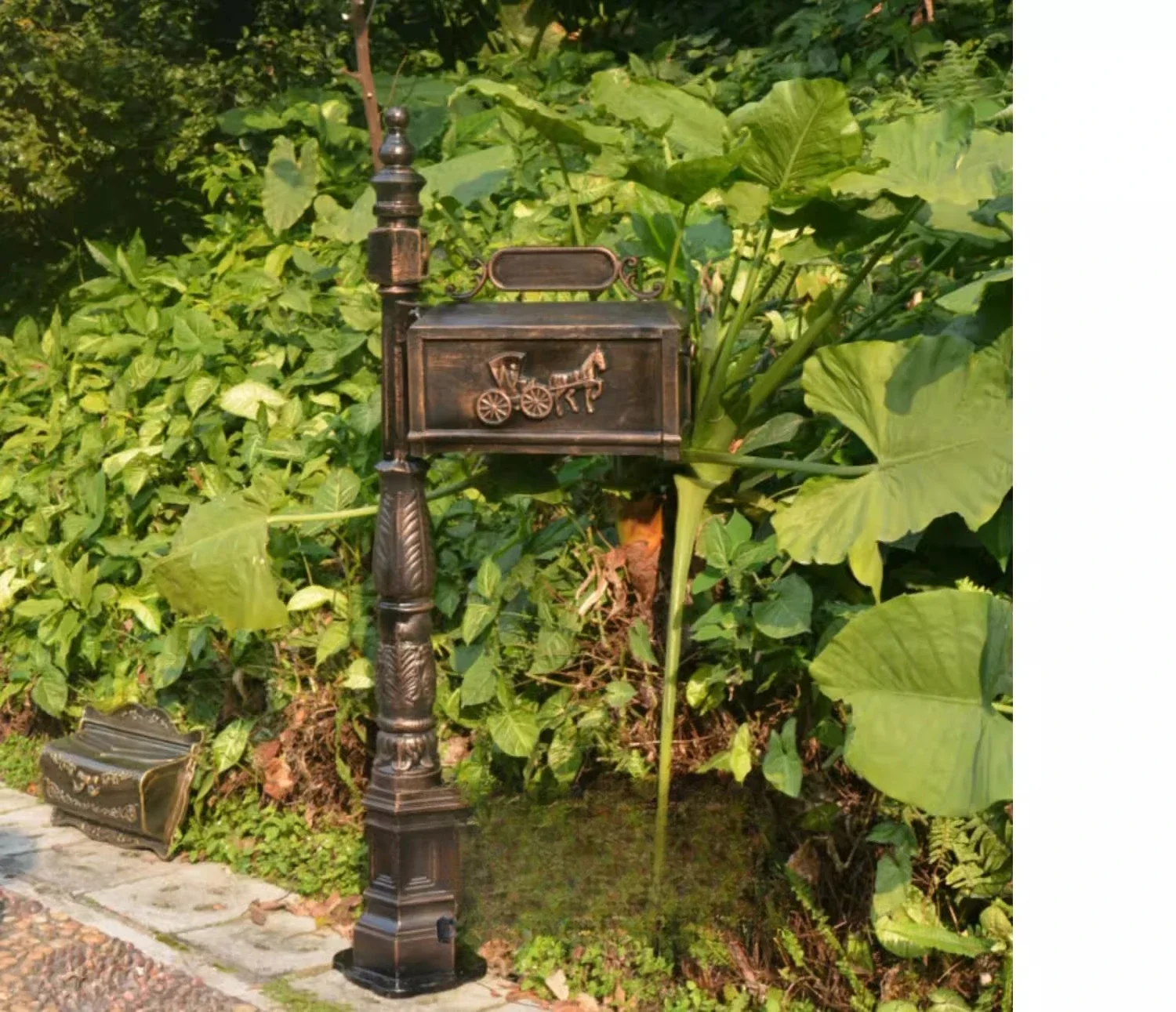 

Outdoor mailbox Outdoor cast aluminum vertical community European retro villa floor-to-ceiling mailbox