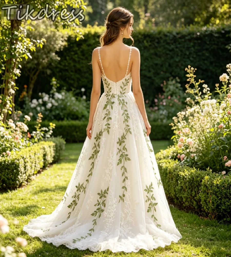 Forest Garden Wedding Dress Spaghetti Strap V Neck Green Leaf Embroidery Lace Tulle A Line Bridal Gown Bohemian Rustic Elopement