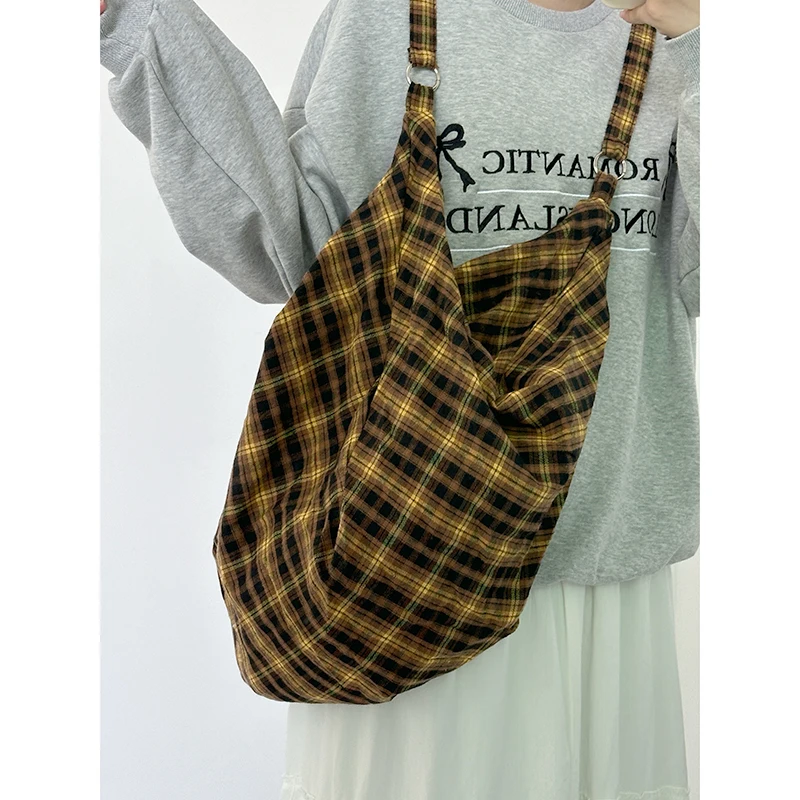 Vintage Plaid Large Capacity Crossbody Trendy Casual Tote Backpack Versatile Handbag Oversized Canvas Armpit Bag Scotland Style