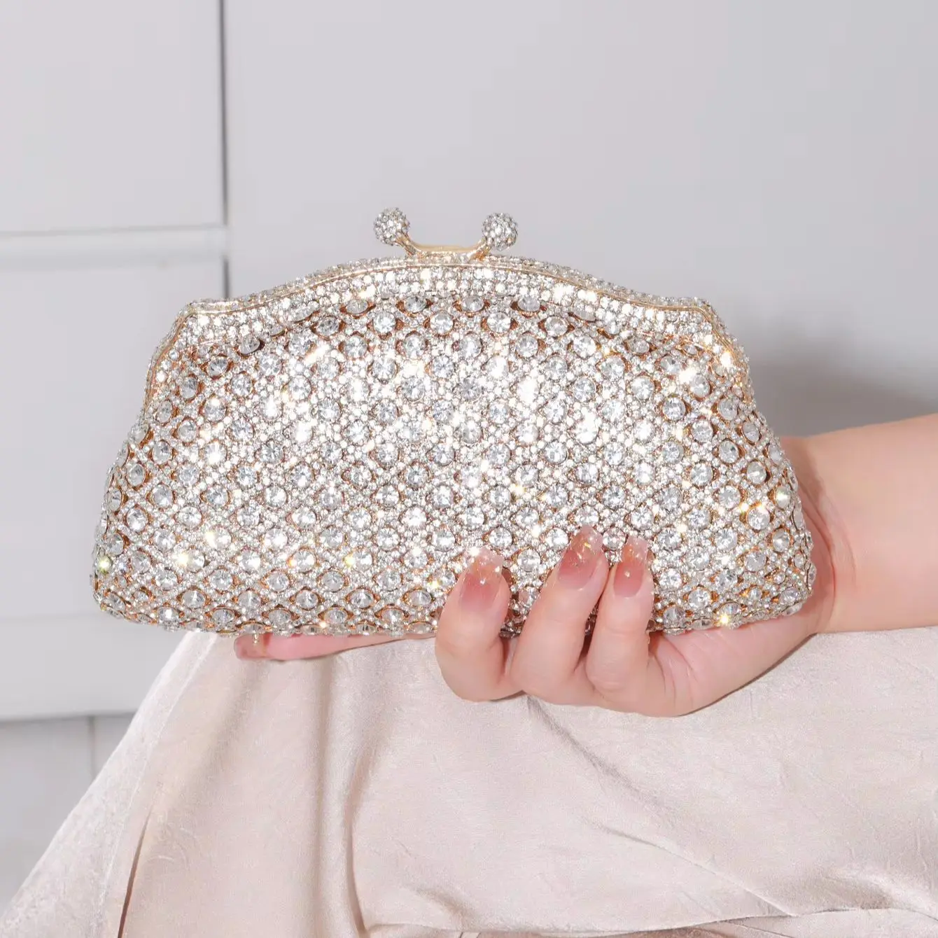 

Women Elegant Silver Formal Rhinestone Clutch Purse Banquet Party Wedding Crystal Evening Bag Luxury Diamond Bridal Handbag