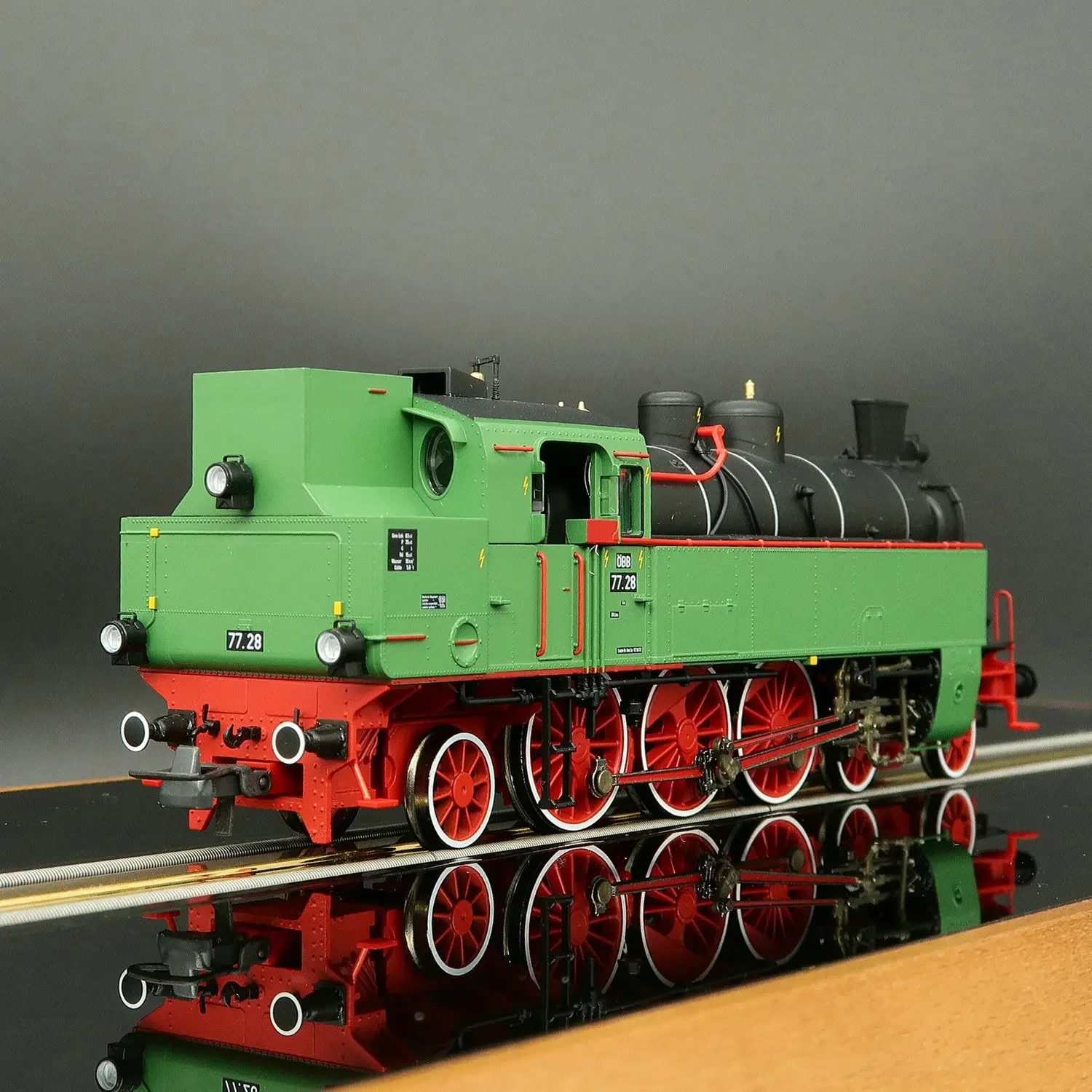 ROCO HO Type 1/87 Train Model 70084 OBB Fourth Generation RH77 DCC Digital Sound Steam Classic Rail Car Toy