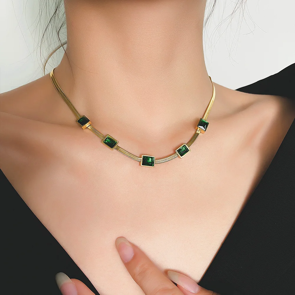 

Advanced Grandmother Green Necklace Short Collarbone Chain Women's New Retro Versatile Decoration Anchor Accessories