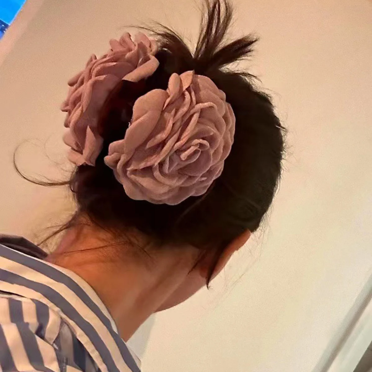 ピンクの花のヘアクリップ,プラスチック,女性と女の子のための,ヘアクリップ,ヘッドギア,ヘアアクセサリー,1ピース