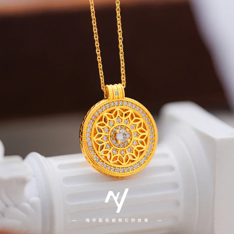 

Women's 24K Gold (AU999) Diamond Rose Window Pendant | Matte Gold Petals with Gold-Inlaid Diamonds, Rotatable Gilt Leaf Charm