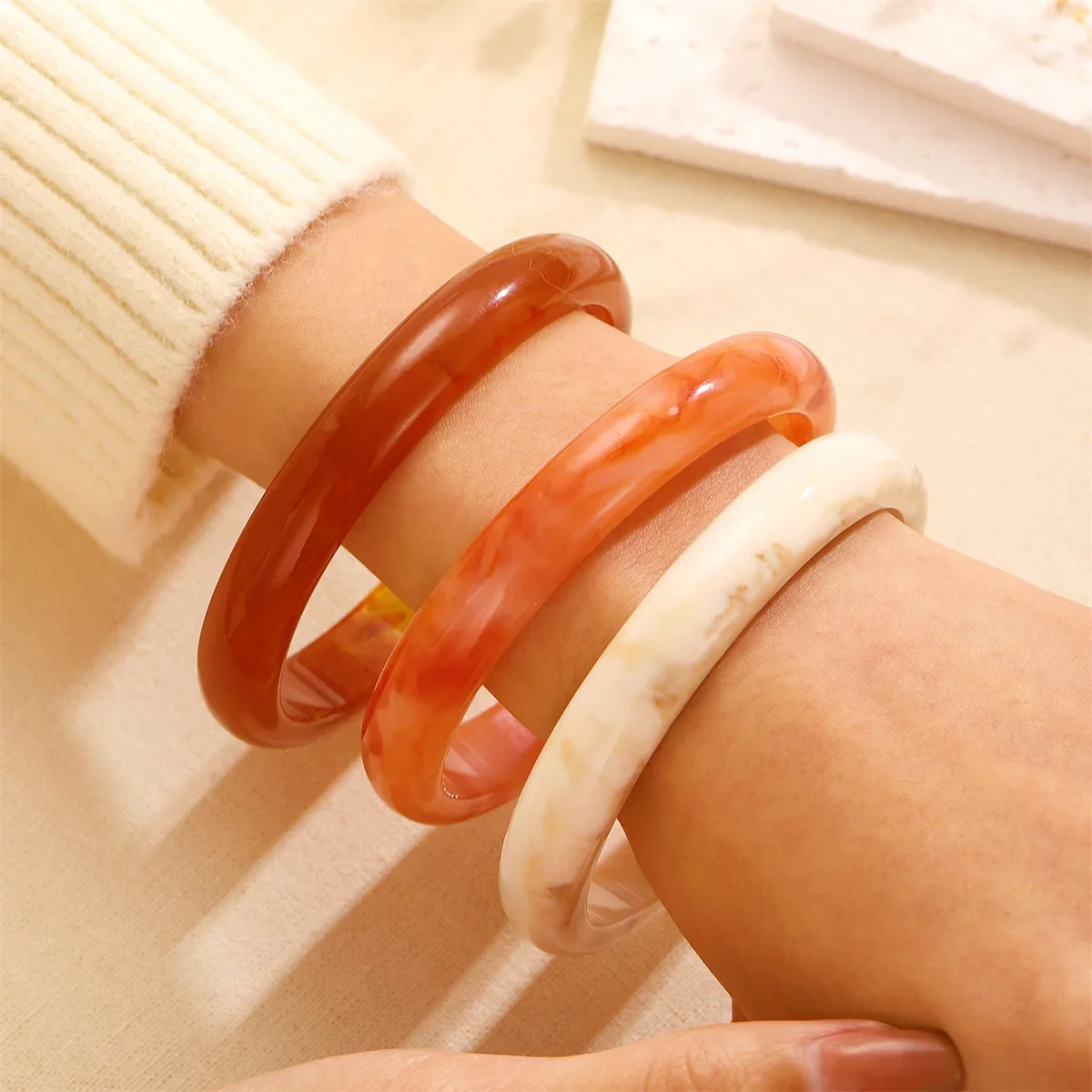 One Piece Vintage Style Roundness Translucency Acrylic Gorgeous Charm Bracelet Women Individuality Multicolour Bangle Jewelry