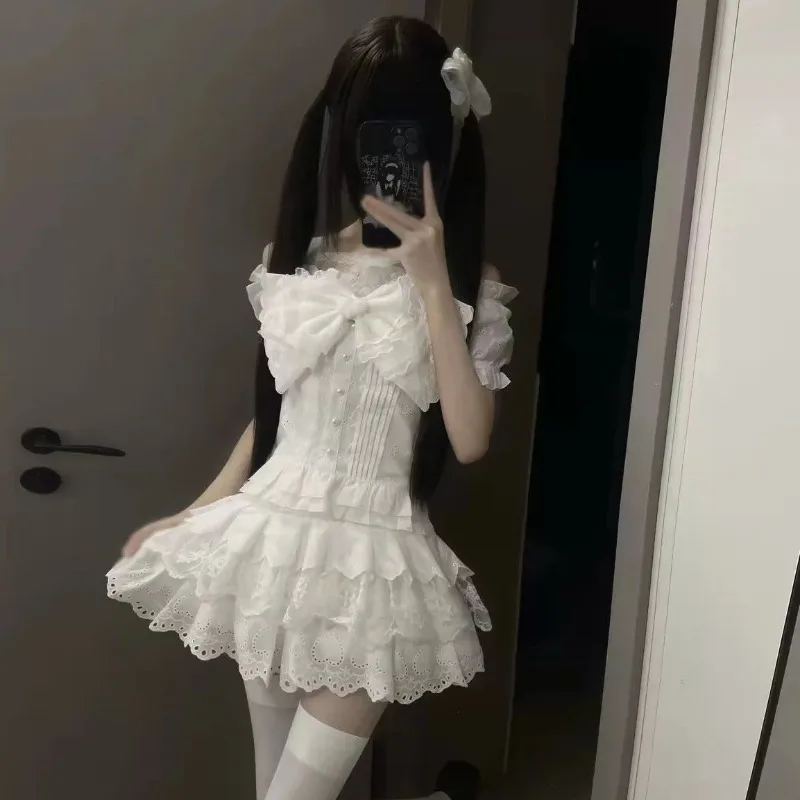 Conjunto de Dos Piezas de Verano 2026, Estilo Japonés, con Lazo de Encaje Blanco, Top con Flores + Falda Corta Linda, Conjunto de Fiesta con Hombros Descubiertos para Mujer