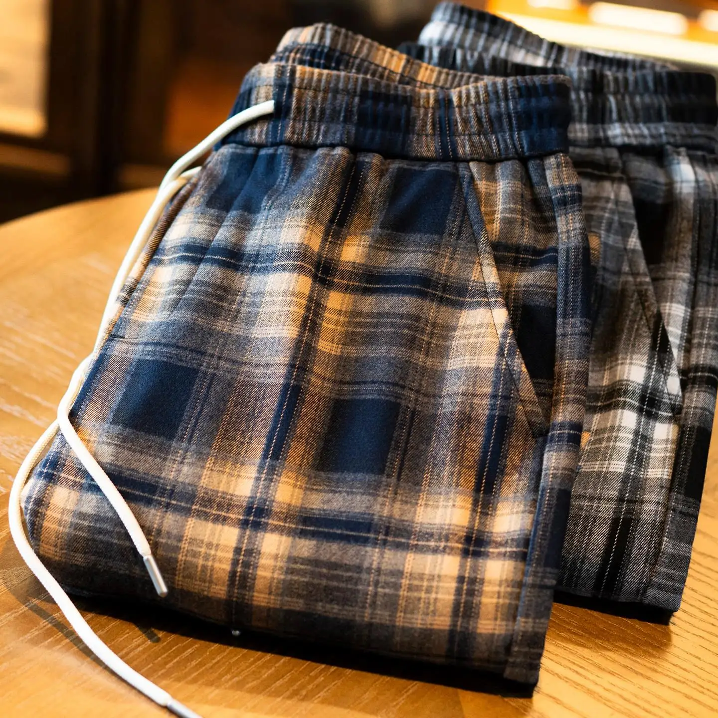 

Casual Men's Straight Leg Pants Elastic Waist Dstring Trousers Faionable Plaid Sweatpants Loose Fit Polyester Fiber