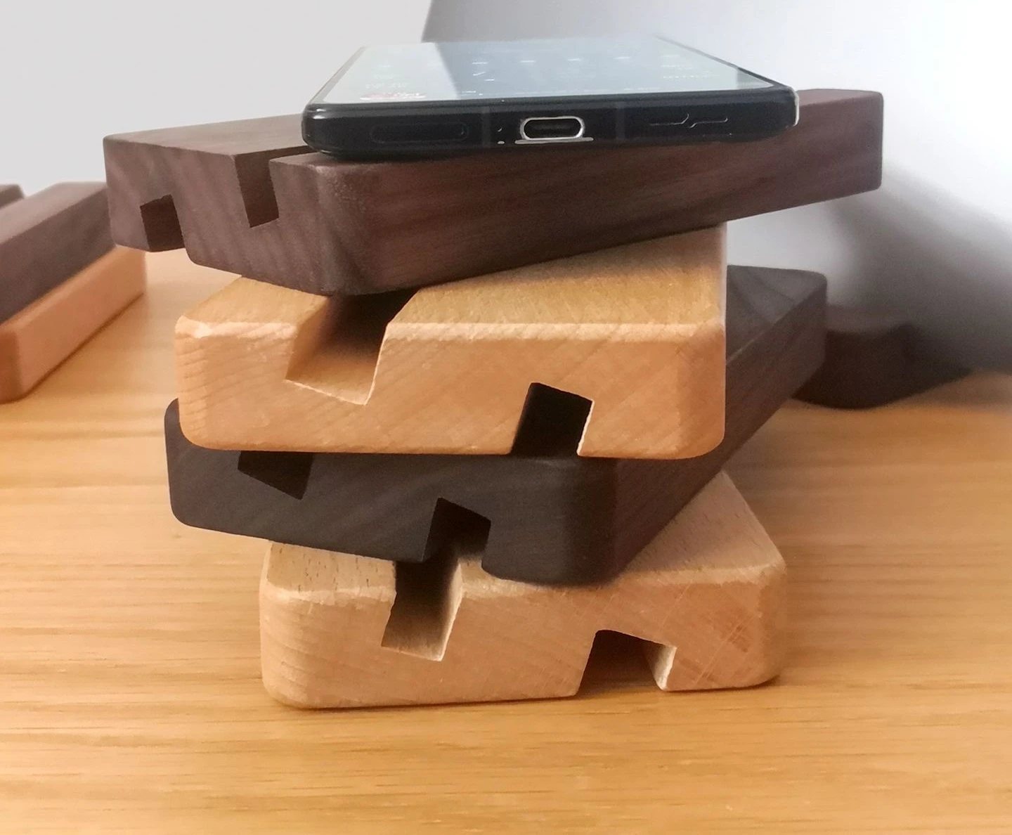 Wooden Laptop Support Stand, Notebook Solid Wood Stand for iPad Phone Base, Beech Wood, Black Walnut Wood