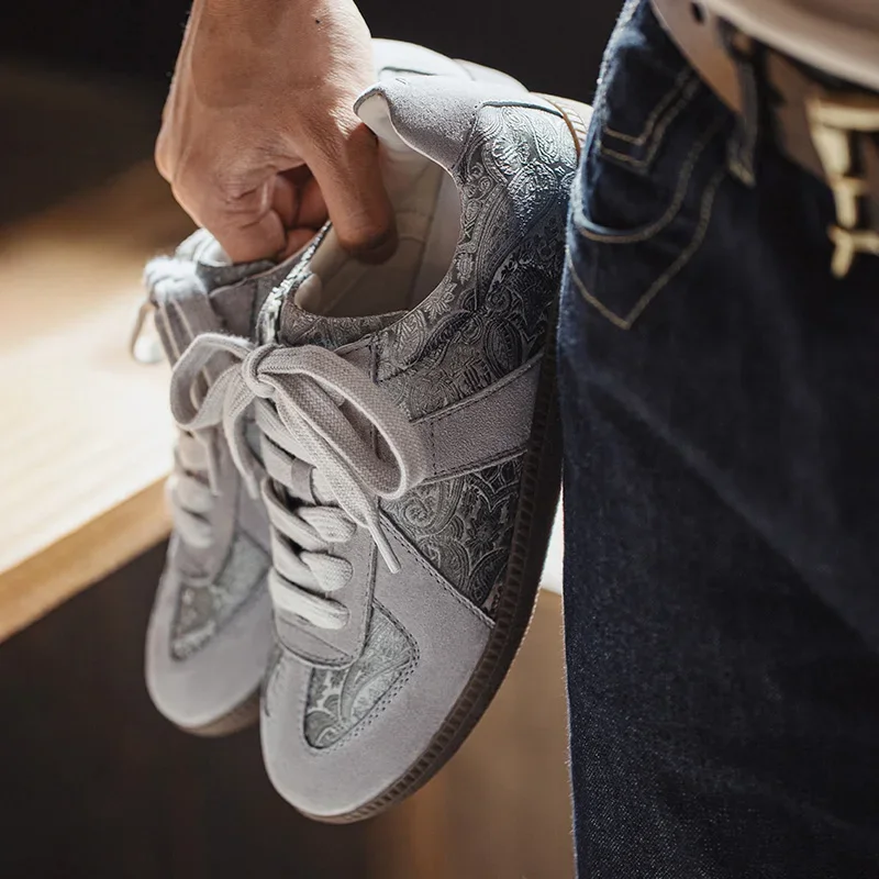 Maden Men's Casual Patchwork Trainer Shoes Low-Top Silver Silk Sneakers with Paisley Print Retro German Trainer Street Shoes