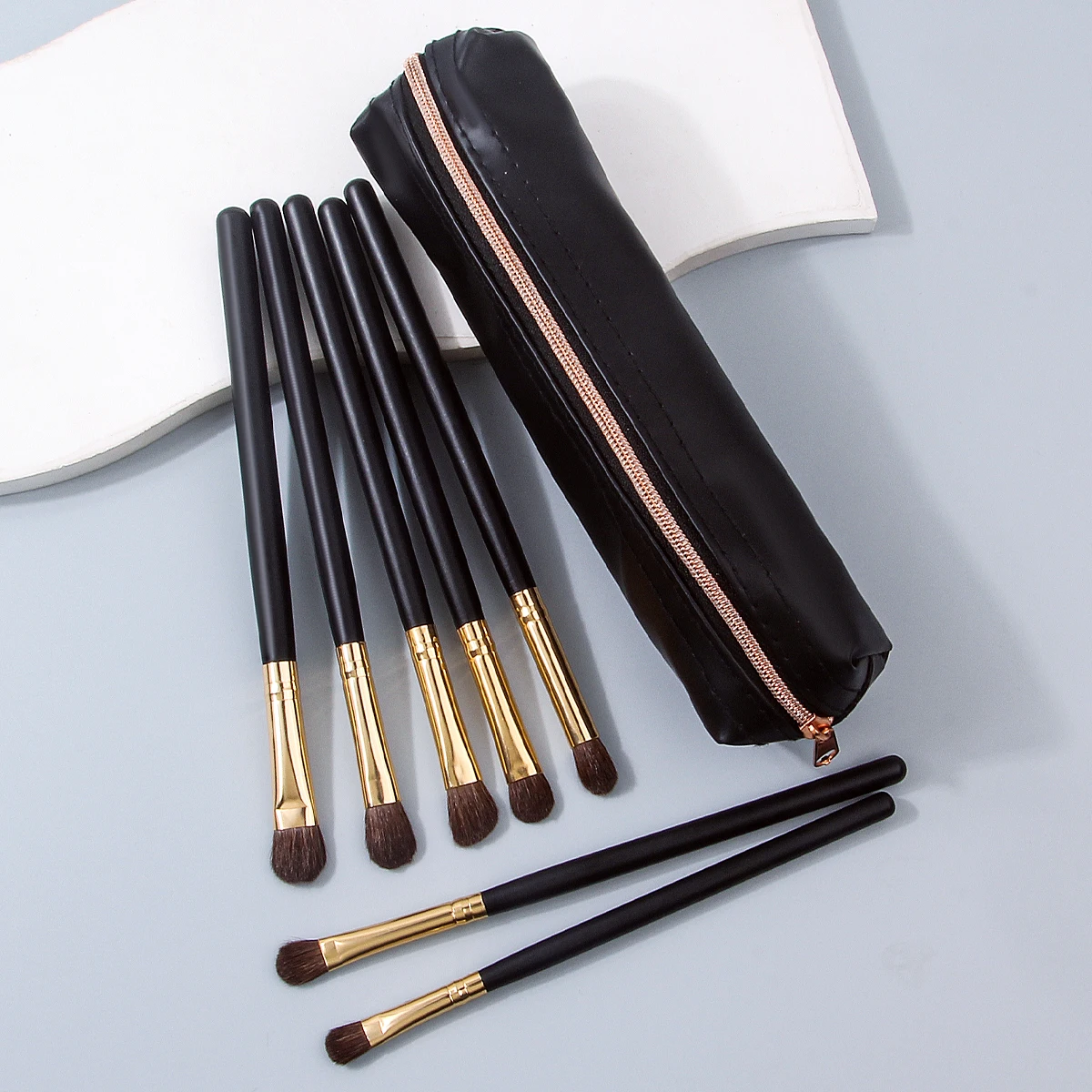 แปรงอายแชโดว์ด้ามไม้ 7 ชิ้น, แปรงเขียนคิ้ว, แปรงทาอายแชโดว์, แปรงแต่งหน้าดวงตา + กระเป๋าเก็บของแบบพกพาความจุขนาดใหญ่