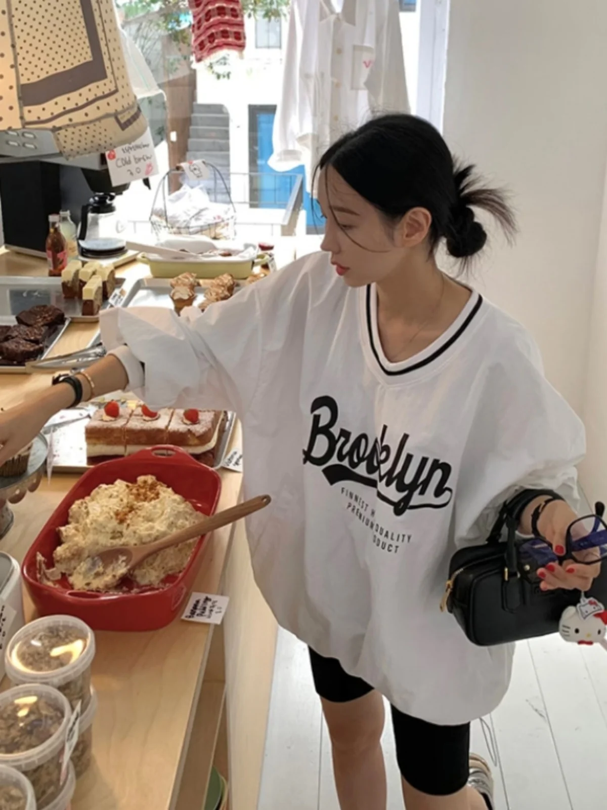 

Свободный женский свитшот с V-образным вырезом, принтом, манжетами на рукавах, внутренней подкладкой, повседневный, удобный, модный, из полиэстера, с длинными рукавами