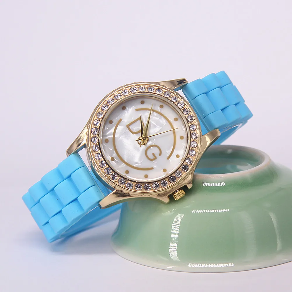 Luxury Famous DQG Brand Ladies Watch Rose Red Silicone Strap Sports Diamond Quartz Wrist Watches For Women Relogio Feminino Gift