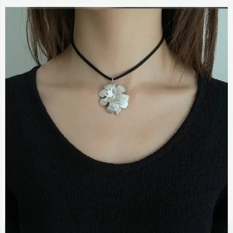 Cross-border European and American light luxury necklace women's adjustable personalized fashion retro three-dimensional