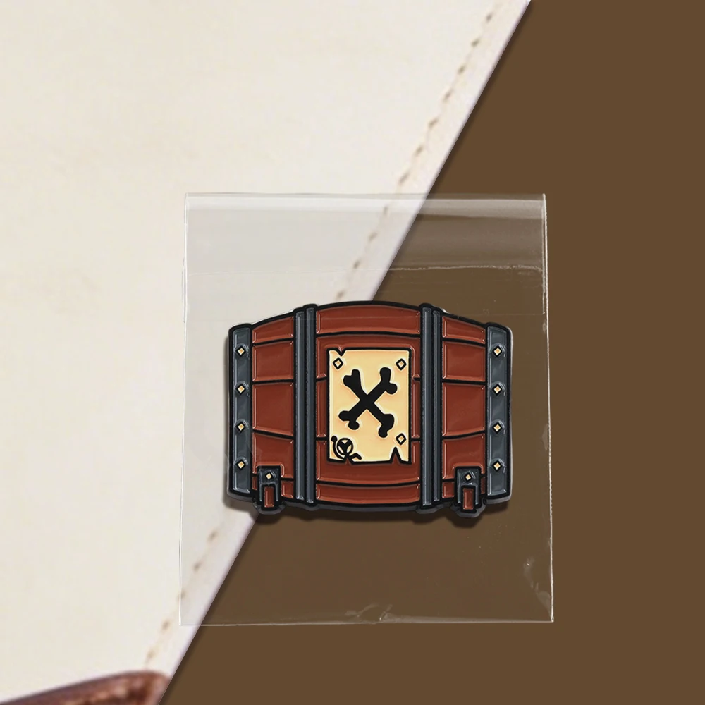 Retro Piraten-Schatztruhe-Brosche Sea of Thieves Action-Adventure-Spiel Totenkopf-Kreuzbein-Anstecknadel für Rucksäcke und Jacken – Detail 11
