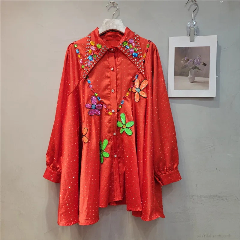 Camicia con perforazione a caldo con ricamo pesante Camicia da donna leggera di lusso per tutto il corpo con perline risvolto manica lunga ampia autunno e inverno setosa