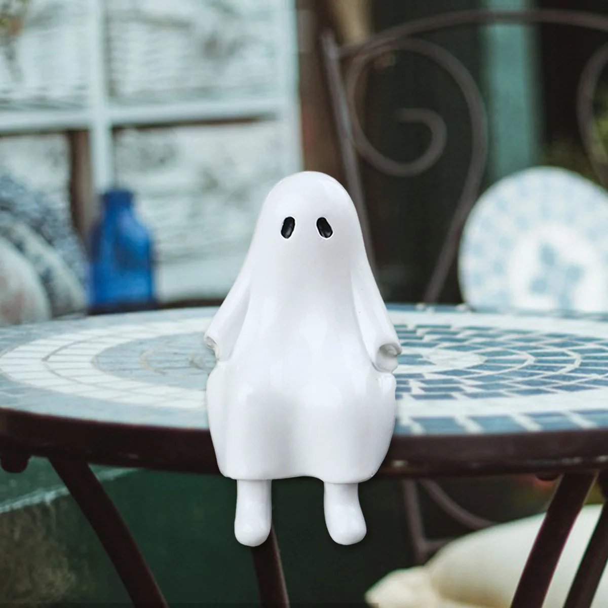 

‌Cute Sitting Ghost Figurine - Halloween Decor for Home & Garden‌
