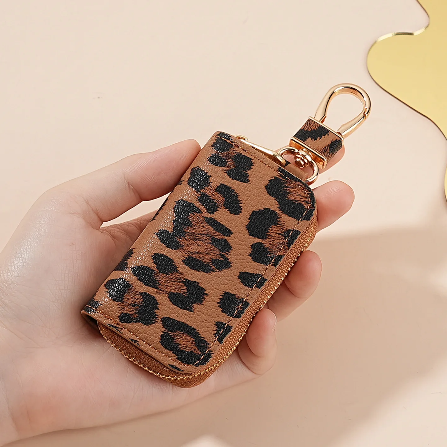 New Car Key Bag for Both Men and Women Creative Leopard Print Leather Pendant Keychain Wholesale