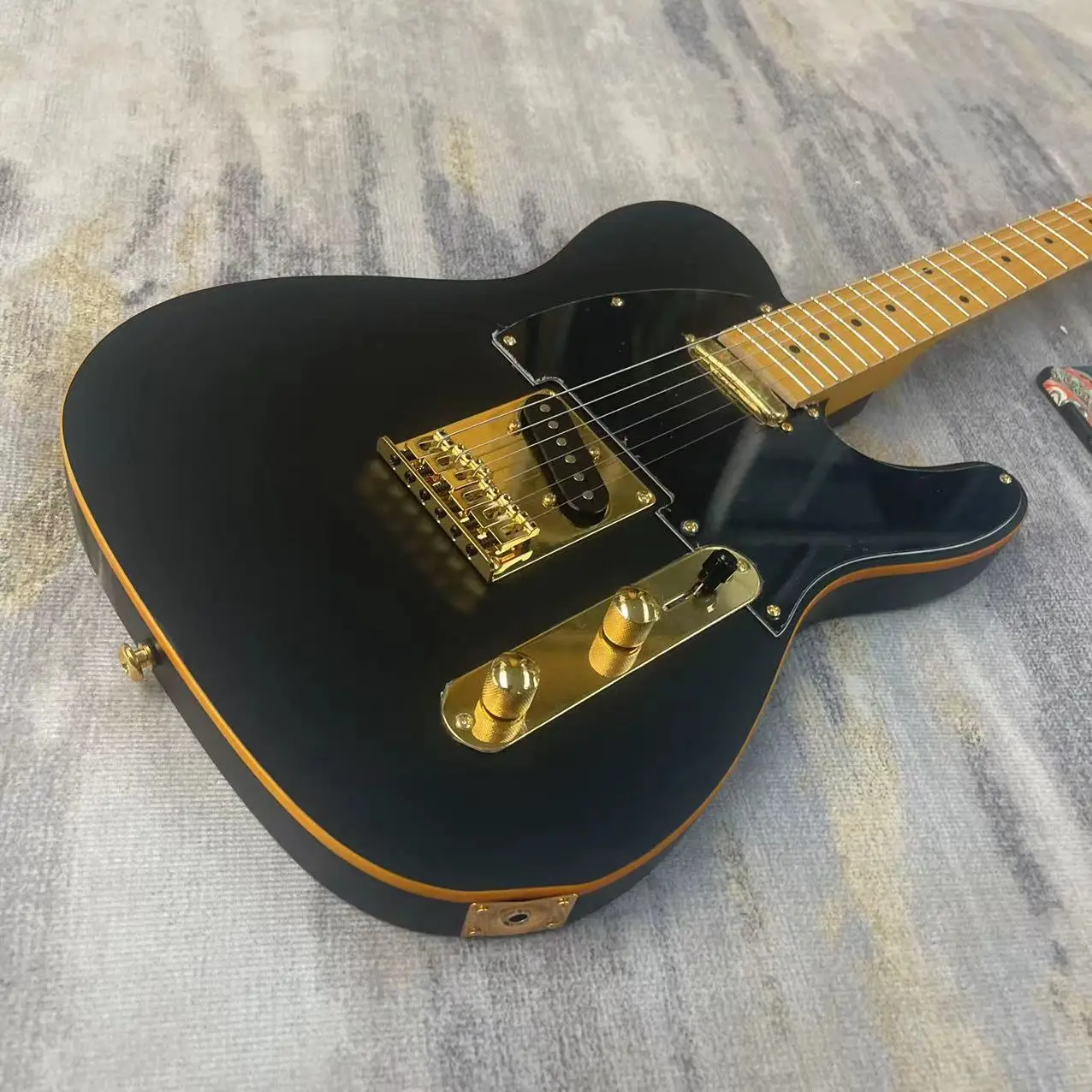 TL electric guitar with 6-string split body, black body, matte color, maple fingerboard, black guard, single pick up, dedicated