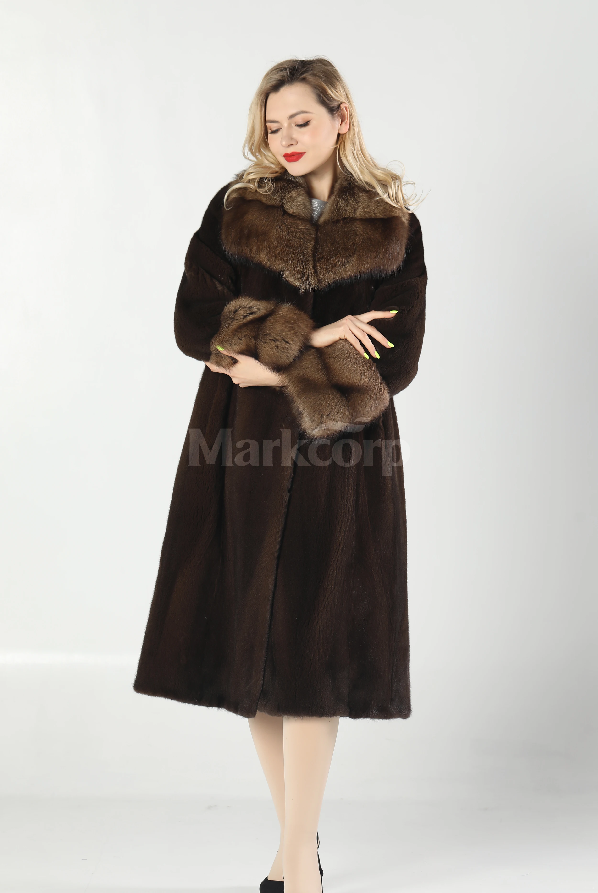 【Markcorp】 Mantel bulu antik yang modis