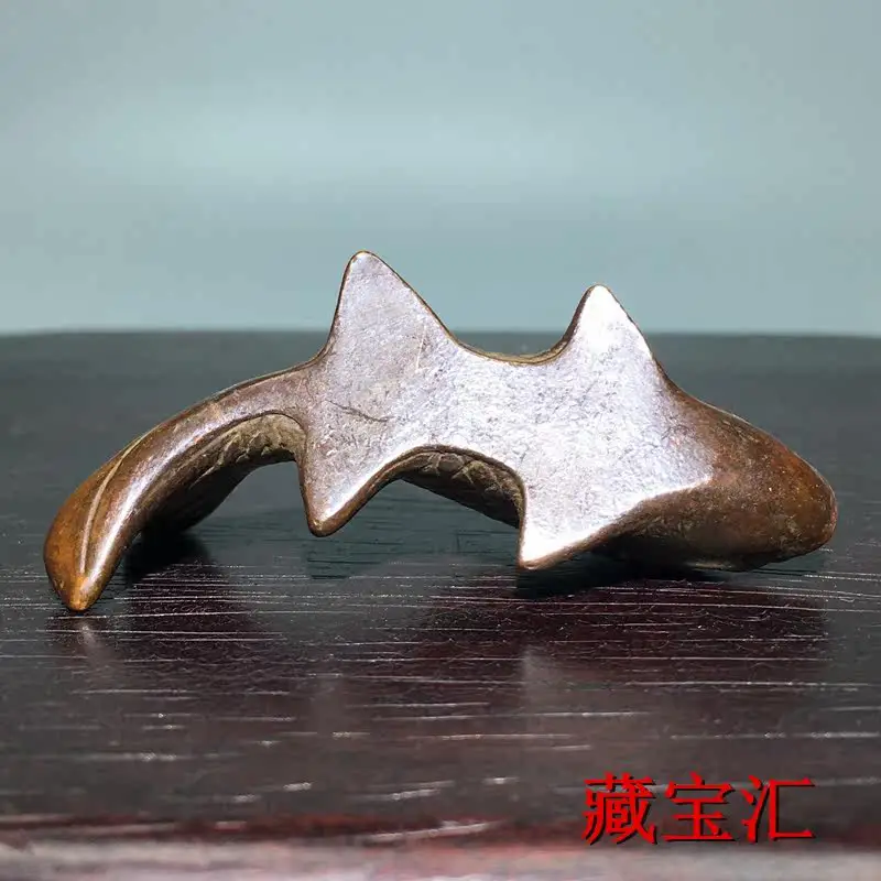 Old Collection Exquisite Solid Small Carp Hand Piece Creative Craft Nian Nian You Yu Tea Pet Home Decor Ornament For Collection