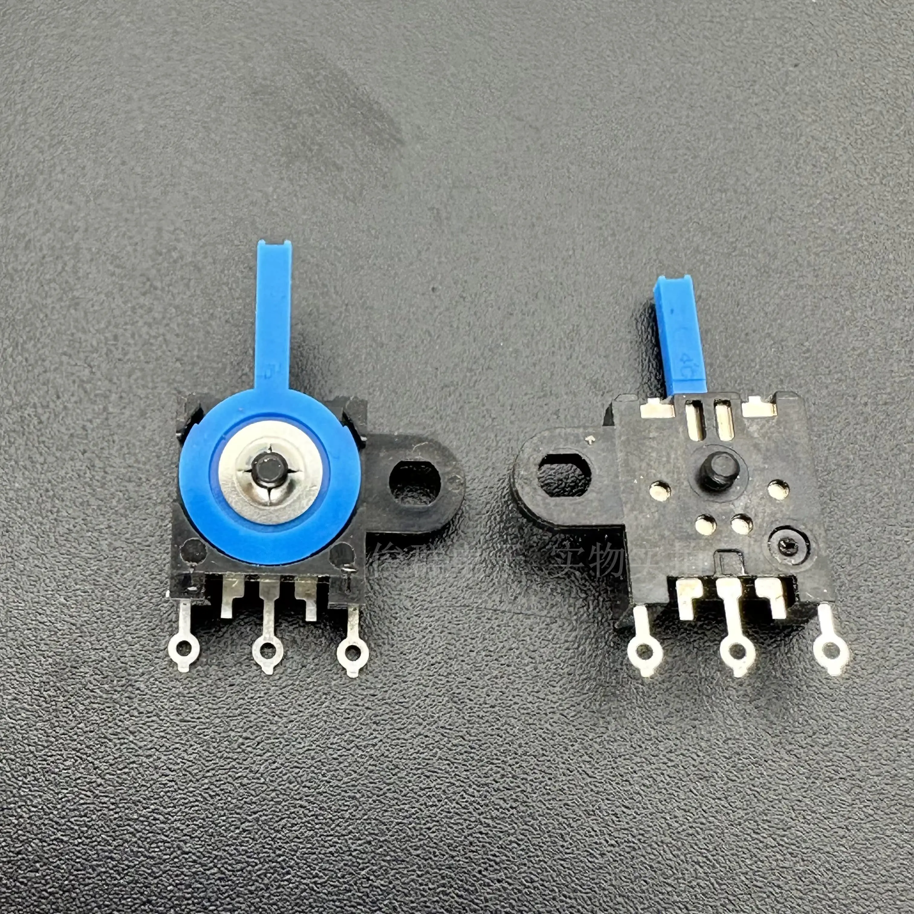 10pcs/Japan swing switch SSCF210300 two-way sensing reset movement rocker switch stroke limit