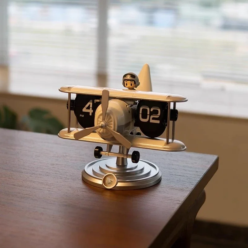 

The attractive force aircraft page clock, school creative birthday gift for boys friends husband practical high-end