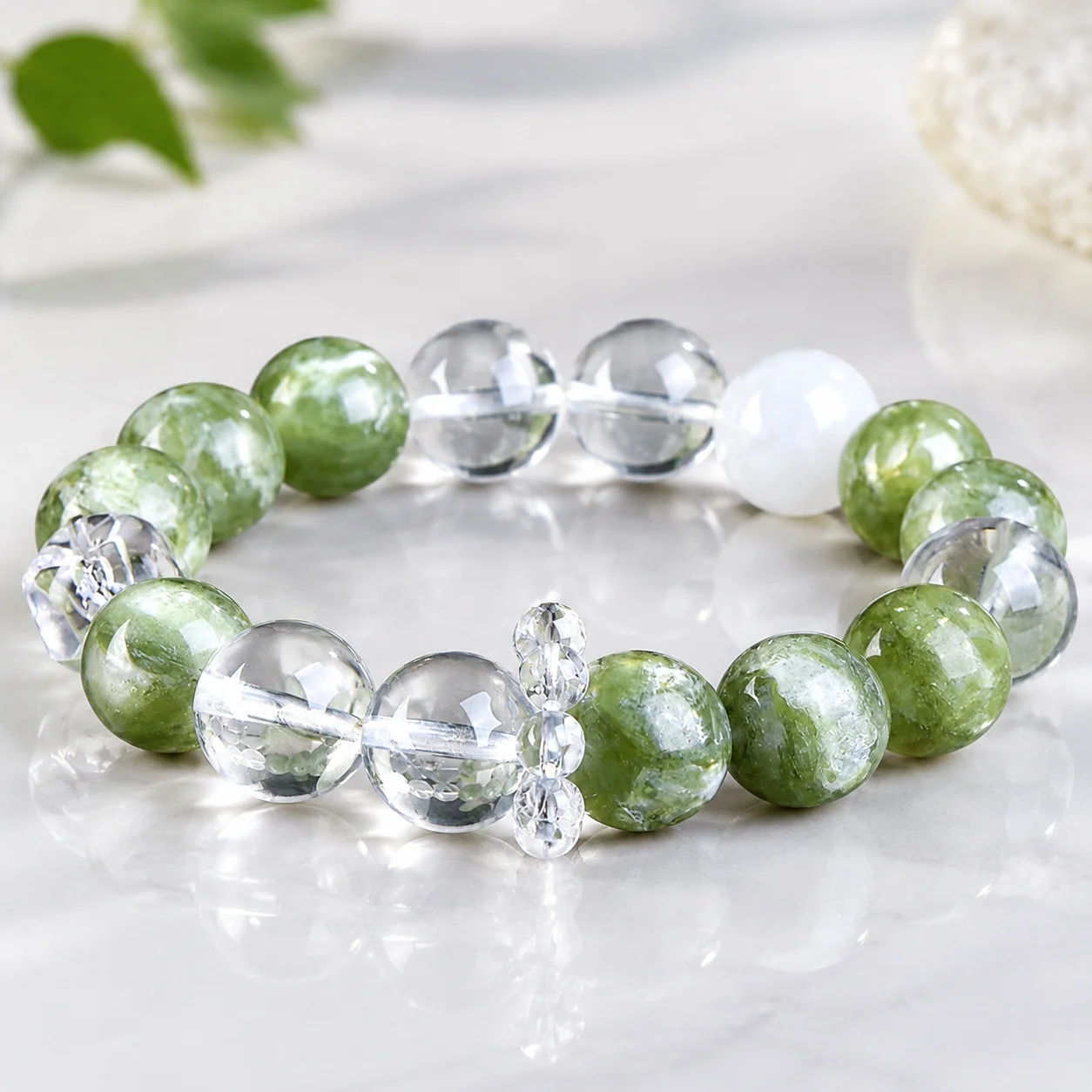 Green Cloud Frost Crystal Round Bead Bracelet with Geometric Design and Ethnic Style for Unisex Trade Show Use, Single Piece