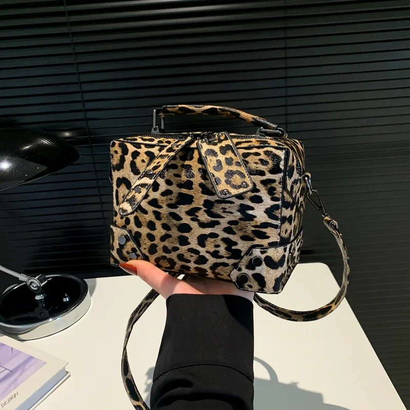 

Hot Selling Leopard Print Texture Large Capacity Crossbody Bag Sewing Thread 2025 New PU Zipper Women's Shoulder Bag Handbag
