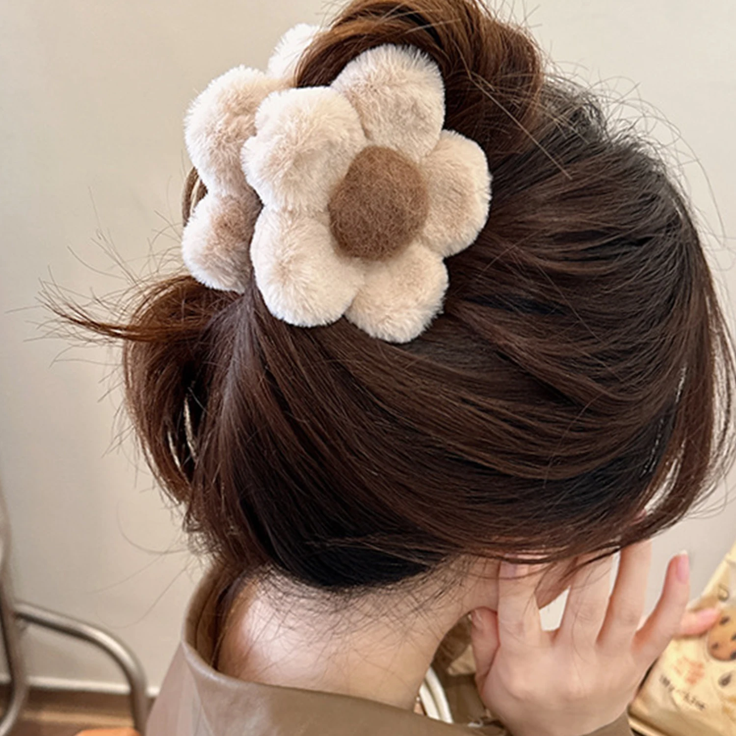

Korean Women Girls Large Plush Colored Flower Hair Claw Autumn Winter Vintage Sweet Hair Clip Daily Jewelry New Hair Accessories