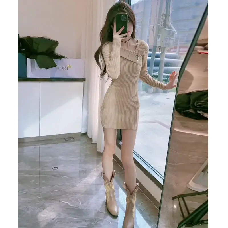 Pure Desire Style Slimming Knitted Dress for Women's Autumn and Winter New Design Sense Small Bottom Bag Hip Short Skirt Trendy