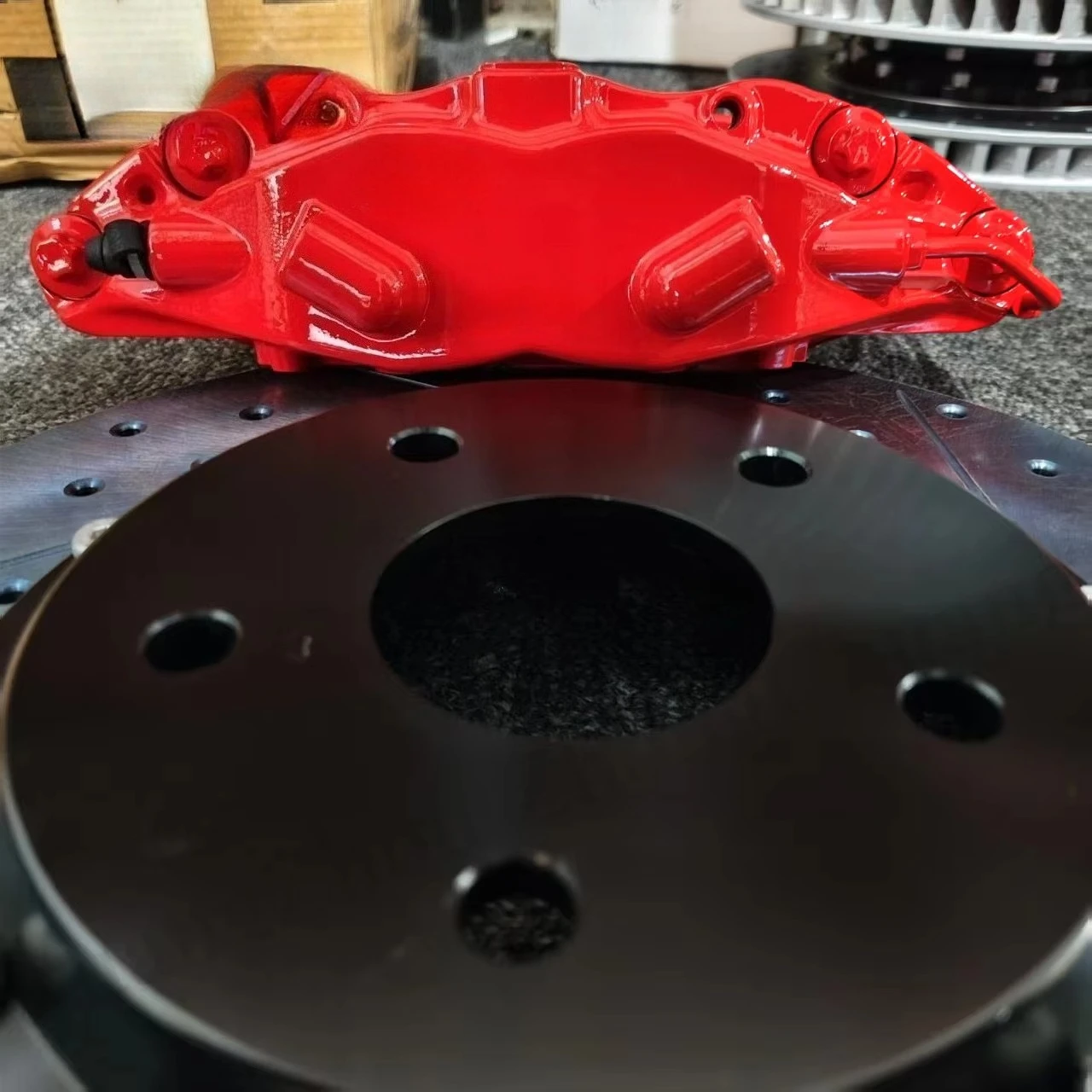 

front-wheel car upgraded automatic braking system Large brake caliper kit with F50 4-piston brake discs,