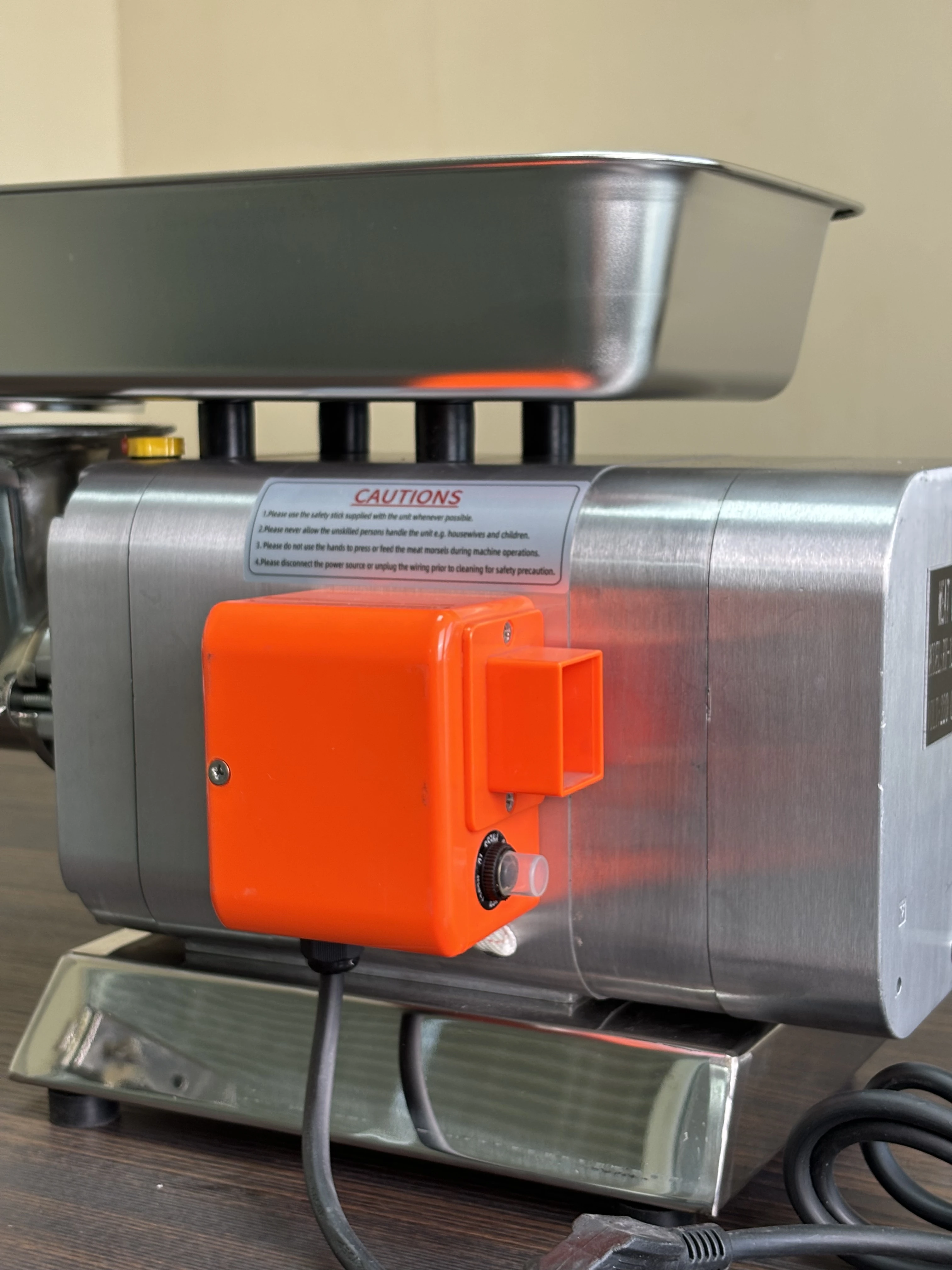 Profesjonalna maszynka do mielenia mięsa 1.5HP 220V do wołowiny, wieprzowiny, kurczaka, miękkich kości, elektryczna 220V RY-22S Farm Industries