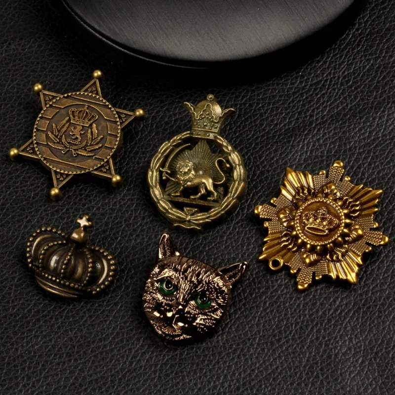 

Vintage Zinc Alloy Brooch Men's Pin Korean Japanese Style Clothing Decoration Badge