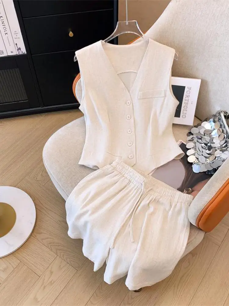 

Женский Повседневный костюм из двух предметов, белый и бежевый топ без рукавов с V-образным вырезом и шорты на шнуровке с высокой талией для офиса, лето 2024