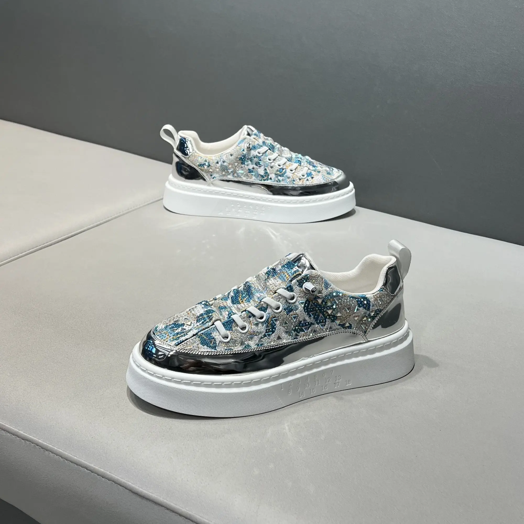 Quick-drying waterproof shoes Men's non-slip fashion sports shoes Women's breathable outdoor waterproof sports shoes