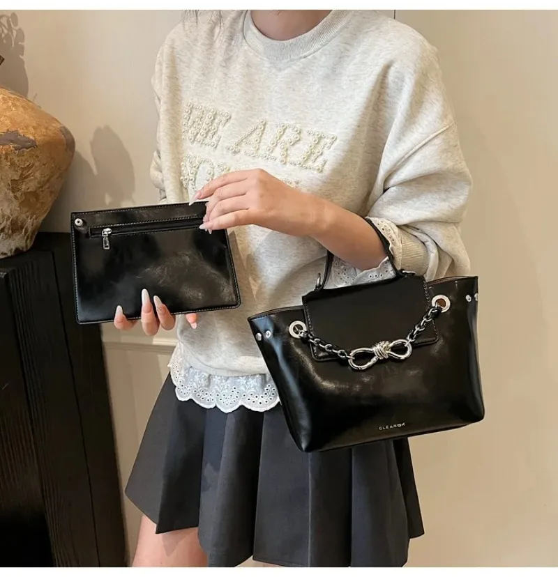 

Новинка 2024 года, сумка подмышки — стильный квадратный ручной кошелек, просторная повседневная сумка-тоут, элегантная женская сумка через плечо, дизайнерский аксессуар