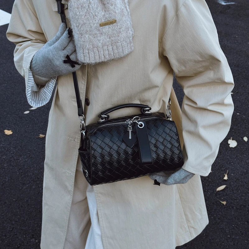 

Classic Leather Crossbody Bag For Women Luxury Brand Famous Designer Handbag Popular Elegant Shoulder Bag Ladies Tote Secure