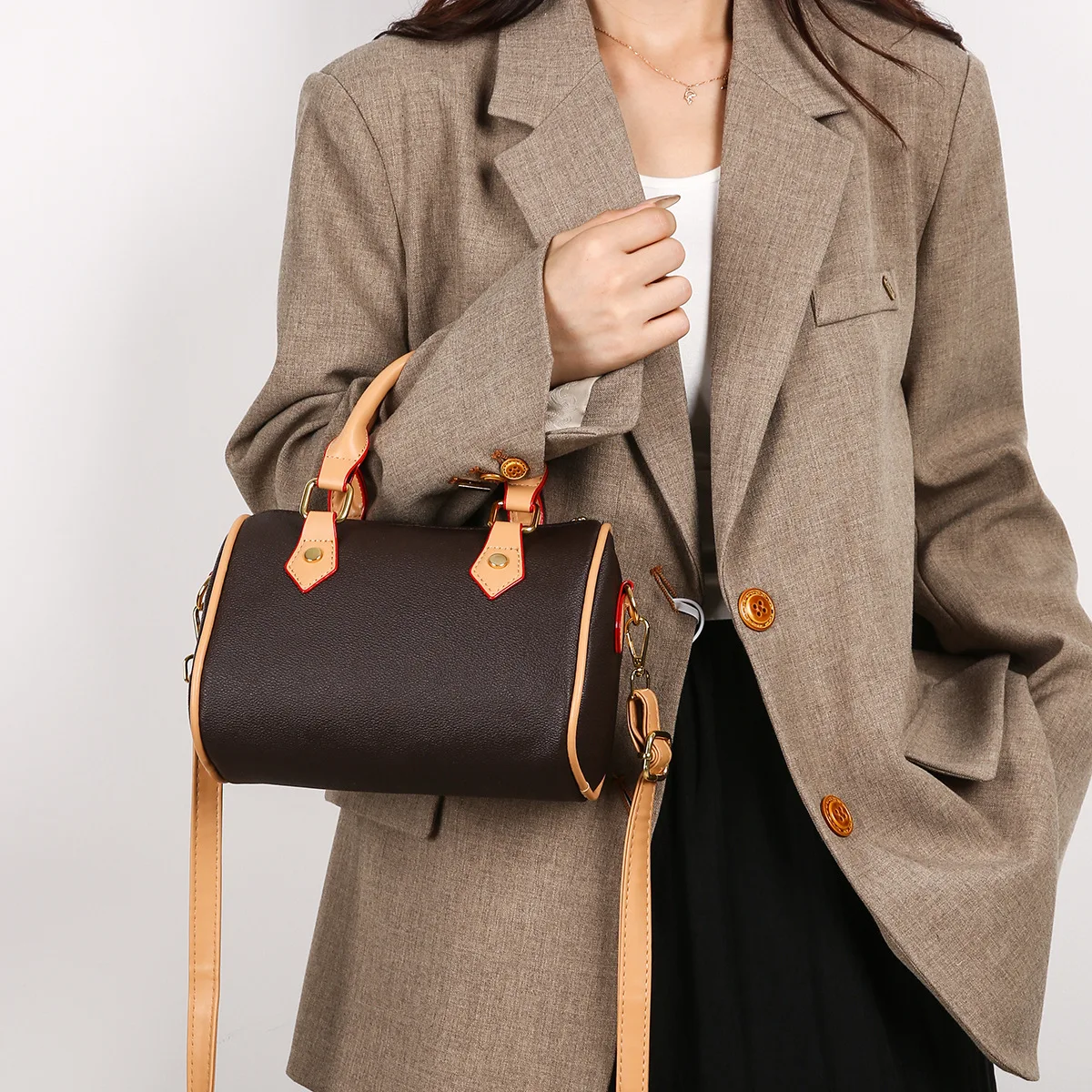 

New Retro Women's Bags, Presbyopia Boston Handbags, Contrasting Colors, One Shoulder Crossbody, Fashionable and Versatile Models