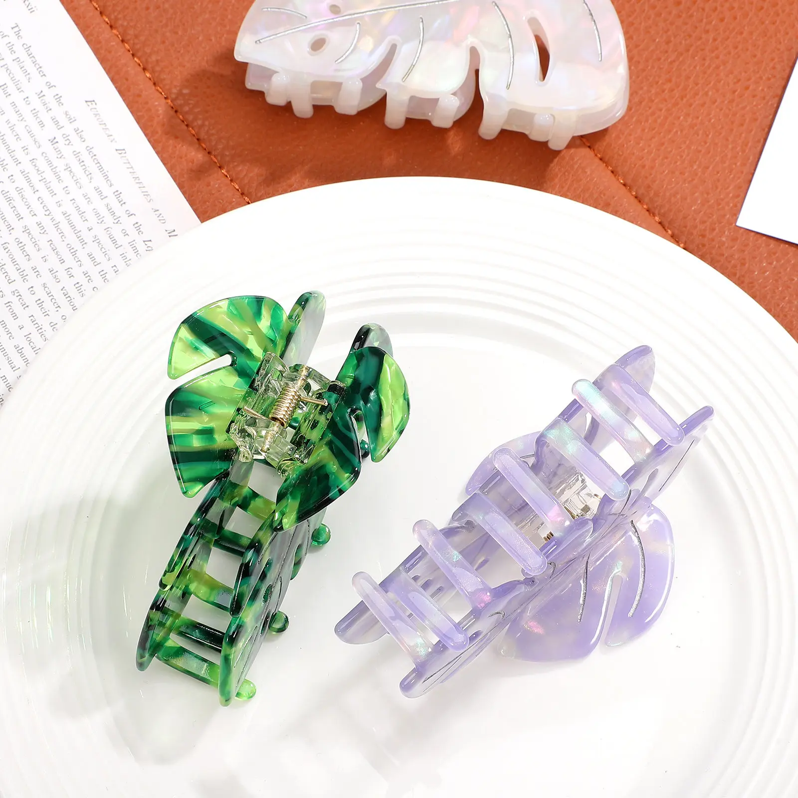 

3Pcs Leaf Claw Clips for Women Strong Hold Acetate Hair Clips Elegant Leaf Commute Party Events